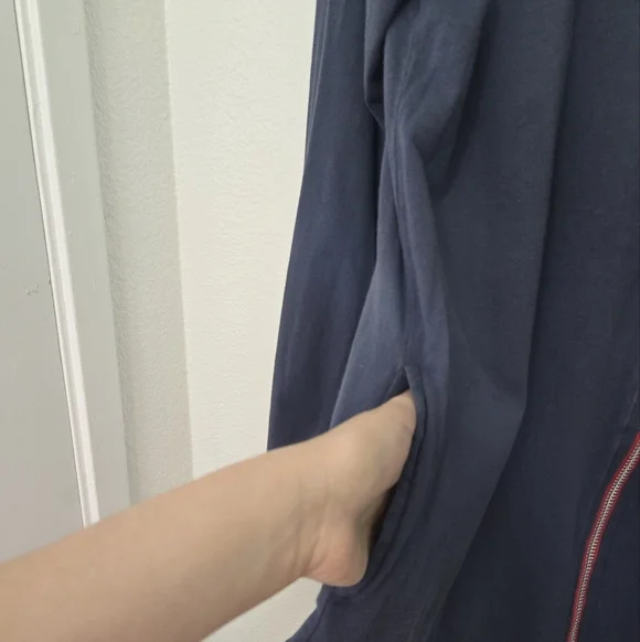 DisneyResort TokyoWomen's Gray/Blue Sweater with Embroidered Detail FullZip Smal - Picture 4 of 8